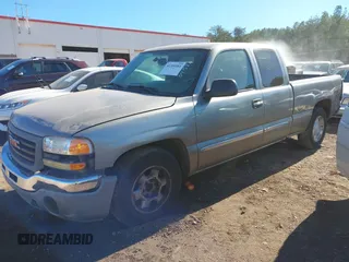 2006 GMC New Sierra 1500 SL with VIN 1GTEC19V96Z297128, listed as a IAAI auction lot 41309581 with 286,452 mi miles. Bid and sale history available at carsss.com. Image 2.