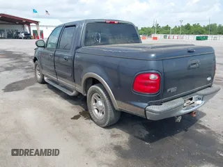 2001 Ford F-150 XLT z VIN 1FTRW07W61KA23644, wystawiony jako IAAI lot #42162523 z przebiegiem 203 636 mil mil oraz . Historia ofert i sprzedaży dostępna na DreamBid. Obrazek 3.