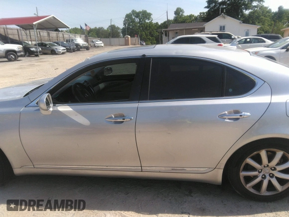 2007 Lexus LS 460 with VIN JTHBL46F575038824, listed as a IAAI auction lot 42167482 with 231,934 mi miles. Bid and sale history available at carsss.com. Image 14.