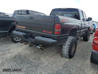 1998 Dodge Ram 1500 with VIN 3B7HF13Y8WG215512, listed as a Copart auction lot 76803314 with 0 mi miles and Salvage Title. Bid and sale history available at carsss.com. Image 3.