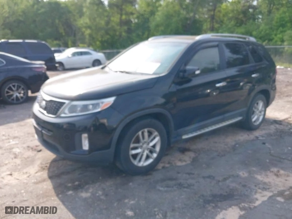 2014 Kia Sorento LX with VIN 5XYKT4A69EG518619, listed as a IAAI auction lot 42029285 with 187,976 mi miles. Bid and sale history available at carsss.com. Image 2.