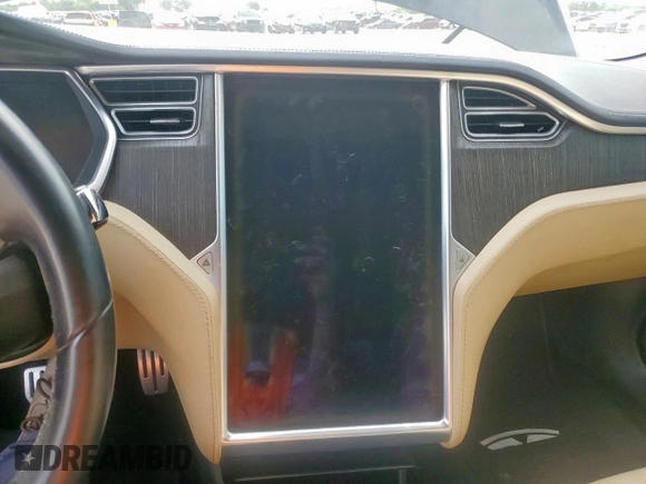 2013 Tesla Model S Performance z VIN 5YJSA1CP2DFP13199, wystawiony jako Copart lot #63225055 z przebiegiem Nie podano mil oraz Czysty tytuł • Clean title. Historia ofert i sprzedaży dostępna na DreamBid. Obrazek 9.