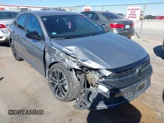 2023 Volkswagen Jetta Sport z VIN 3VWBM7BU5PM016768, wystawiony jako IAAI lot #41427777 z przebiegiem 32 950 mil mil oraz . Historia ofert i sprzedaży dostępna na DreamBid. Obrazek 1.