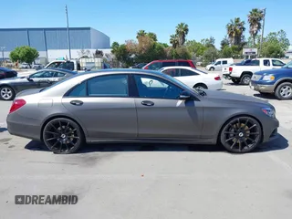 2016 Mercedes-Benz S 550 с VIN WDDUG8CB0GA237364, выставлен на аукционе IAAI как лот 42265337 с пробегом 79 652 миль миль и . История ставок и продаж доступна на DreamBid. Изображение 13.