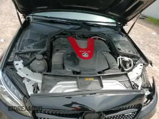 2018 Mercedes-Benz C 43 AMG z VIN WDDWJ6EB0JF682466, wystawiony jako Copart lot #67342385 z przebiegiem 54 417 mil mil oraz Szkoda całkowita • Salvage title. Historia ofert i sprzedaży dostępna na DreamBid. Obrazek 13.