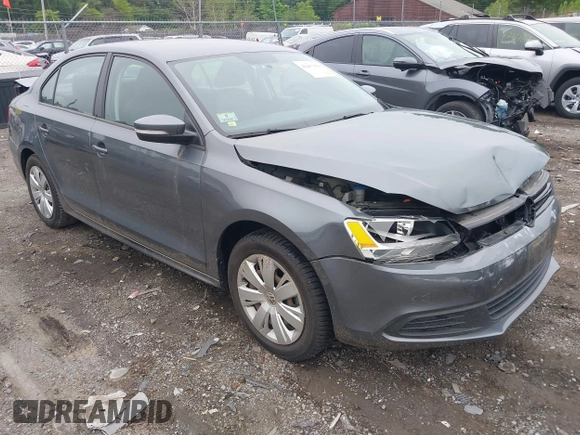 2014 Volkswagen Jetta SE with VIN 3VWD07AJ7EM239807, listed as a IAAI auction lot 42457159 with 72,637 mi miles and . Bid and sale history available at DreamBid. Image 1.