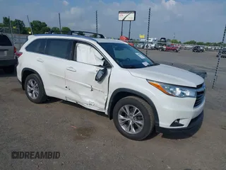 2015 Toyota Highlander XLE z VIN 5TDJKRFH0FS096248, wystawiony jako IAAI lot #42404811 z przebiegiem 131 670 mil mil oraz . Historia ofert i sprzedaży dostępna na DreamBid. Obrazek 1.