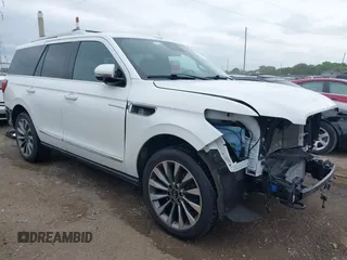 2020 Lincoln Navigator Reserve z VIN 5LMJJ2LT7LEL22136, wystawiony jako IAAI lot #42332194 z przebiegiem 49 698 mil mil oraz . Historia ofert i sprzedaży dostępna na DreamBid. Obrazek 1.
