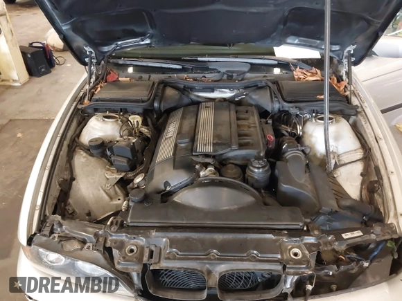 2000 BMW 5 Series 528iA with VIN WBADM6343YGU29947, listed as a IAAI auction lot 40979995 with 191,475 mi miles. Bid and sale history available at carsss.com. Image 10.