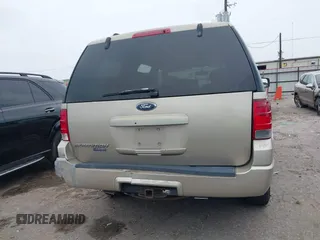 2006 Ford Expedition z VIN 1FMPU19506LA98375, wystawiony jako IAAI lot #41886127 z przebiegiem 251 121 mil mil oraz . Historia ofert i sprzedaży dostępna na DreamBid. Obrazek 16.