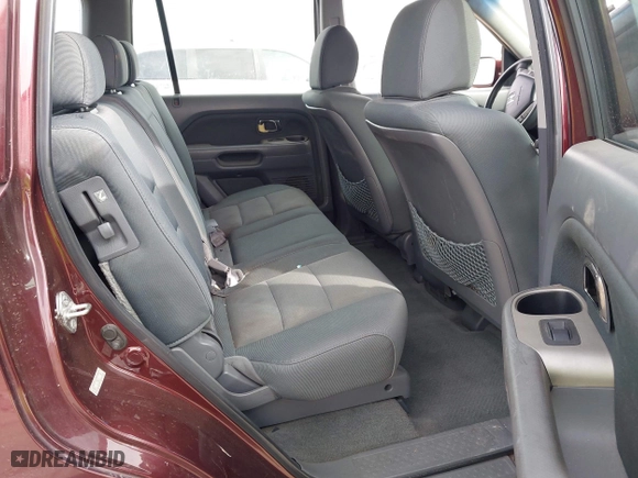2008 Honda Pilot VP with VIN 5FNYF28298B024958, listed as a IAAI auction lot 41795162 with 196,394 mi miles. Bid and sale history available at carsss.com. Image 8.