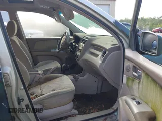 2006 Kia Sportage LX with VIN KNDJF723467183437, listed as a IAAI auction lot 42193429 with 186,114 mi miles and . Bid and sale history available at carsss.com. Image 5.