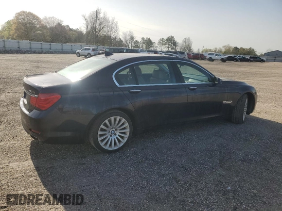 2012 BMW 7 Series 750Li xDrive z VIN WBAKC8C54CC436937, wystawiony jako Copart lot #49770985 z przebiegiem 135 609 mil mil oraz Czysty tytuł • Clean title. Historia ofert i sprzedaży dostępna na DreamBid. Obrazek 3.