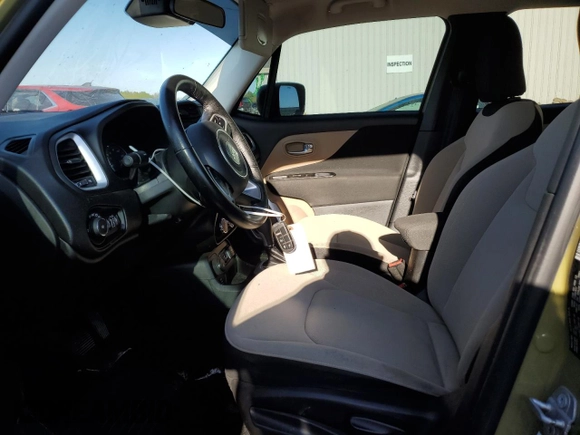 2015 Jeep Renegade Latitude z VIN ZACCJBBT3FPB87492, wystawiony jako Copart lot #56017335 z przebiegiem 112 084 mil mil oraz Szkoda całkowita • Salvage title. Historia ofert i sprzedaży dostępna na DreamBid. Obrazek 7.