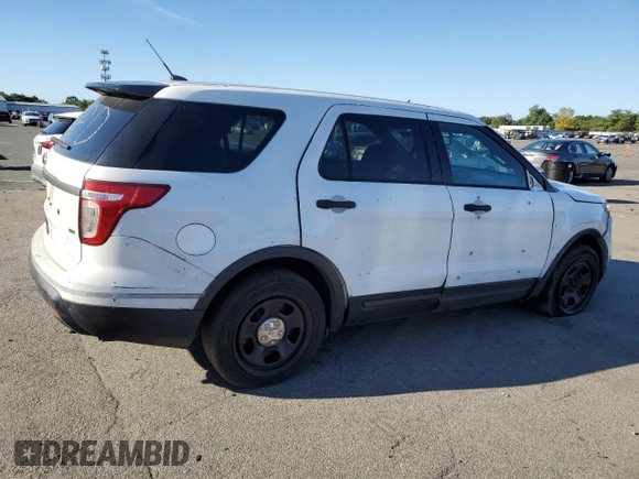 2015 Ford Utility Police Interceptor with VIN 1FM5K8AR9FGB32410, listed as a Copart auction lot 70232994 with 121,748 mi miles and Clean Title. Bid and sale history available at carsss.com. Image 3.