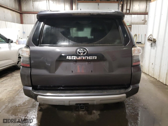 2020 Toyota 4Runner SR5 with VIN JTEBU5JR0L5769530, listed as a Copart auction lot 48219575 with 33,805 mi miles and Salvage Title. Bid and sale history available at carsss.com. Image 6.