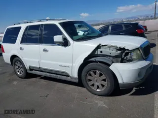 2003 Lincoln Navigator Luxury with VIN 5LMFU28R93LJ36524, listed as a IAAI auction lot 41939827 with 253,125 mi miles. Bid and sale history available at carsss.com. Image 12.