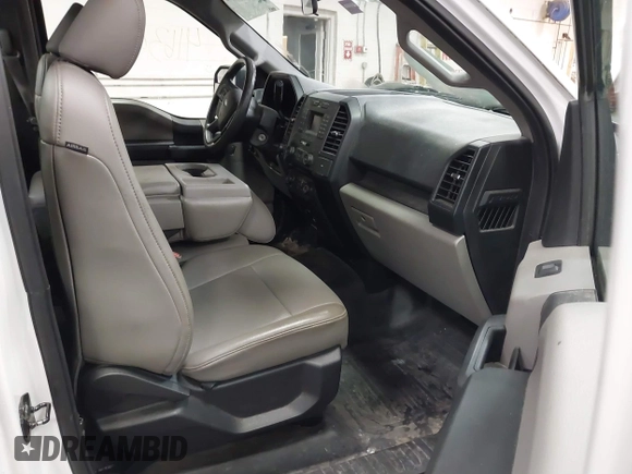 2016 Ford F-150 XL with VIN 1FTMF1C82GFB06576, listed as a IAAI auction lot 41630414 with 91,413 mi miles. Bid and sale history available at carsss.com. Image 5.