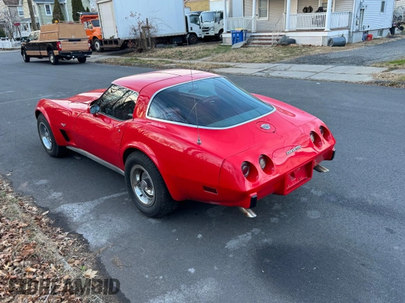 1978 Chevrolet Corvette z VIN 1Z87L8S437007, wystawiony jako Copart lot #89359805 z przebiegiem 84 490 mil mil oraz Czysty tytuł • Clean title. Historia ofert i sprzedaży dostępna na DreamBid. Obrazek 3.