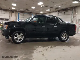 2008 Chevrolet Avalanche LTZ with VIN 3GNFK12378G241599, listed as a IAAI auction lot 41812571 with 137,502 mi miles. Bid and sale history available at carsss.com. Image 14.