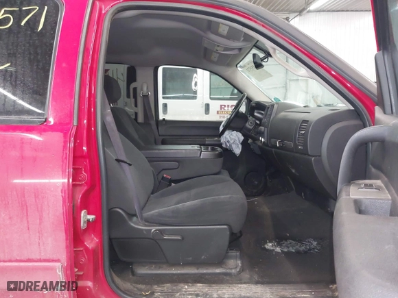 2008 Chevrolet Silverado 1500 LTZ with VIN 3GCEK13358G174925, listed as a IAAI auction lot 41551571 with 212,718 mi miles. Bid and sale history available at carsss.com. Image 5.