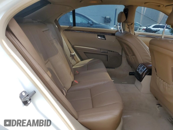 2009 Mercedes-Benz S 550 z VIN WDDNG86X59A273761, wystawiony jako Copart lot #55617765 z przebiegiem 89 902 mil mil oraz Szkoda całkowita • Salvage title. Historia ofert i sprzedaży dostępna na DreamBid. Obrazek 10.