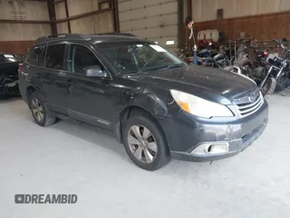 2010 Subaru Outback Premium All-Weather Anniversary z VIN 4S4BRBCC6A3312562, wystawiony jako IAAI lot #42416343 z przebiegiem 272 725 mil mil oraz . Historia ofert i sprzedaży dostępna na DreamBid. Obrazek 1.