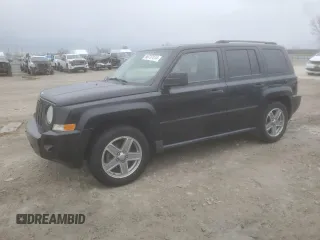 2008 Jeep Patriot Sport z VIN 1J8FT28W48D692878, wystawiony jako Copart lot #86737074 z przebiegiem 233 250 mil mil oraz Tytuł czysty. Historia ofert i sprzedaży dostępna na DreamBid. Obrazek 1.