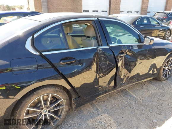 2021 BMW 3 Series 330i с VIN 3MW5R1J0XM8B69340, выставлен на аукционе IAAI как лот 41864211 с пробегом 63 614 миль миль и . История ставок и продаж доступна на DreamBid. Изображение 6.