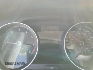 2019 Volkswagen Golf S z VIN 3VWG57AU1KM030101, wystawiony jako Copart lot #50599885 z przebiegiem Nie podano mil oraz Nie do naprawy • Non repairable. Historia ofert i sprzedaży dostępna na DreamBid. Obrazek 9.