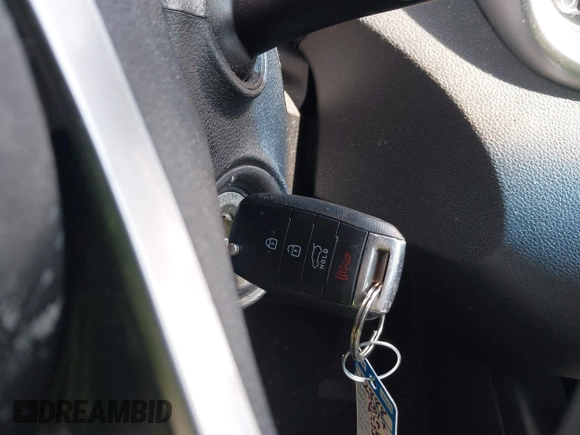 2017 Kia Sorento LX z VIN 5XYPGDA30HG315882, wystawiony jako IAAI lot #41801283 z przebiegiem 165 950 mil mil oraz . Historia ofert i sprzedaży dostępna na DreamBid. Obrazek 11.
