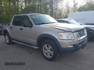 2007 Ford Explorer Sport Trac XLT with VIN 1FMEU31K17UA03709, listed as a IAAI auction lot 42113395 with 213,203 mi miles. Bid and sale history available at carsss.com. Image 1.