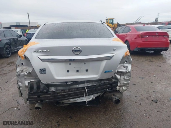 2014 Nissan Altima 2.5 with VIN 1N4AL3AP0EN252582, listed as a IAAI auction lot 41905991 with 170,188 mi miles. Bid and sale history available at carsss.com. Image 6.