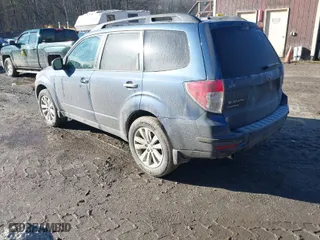 2012 Subaru Forester 2.5X Premium with VIN JF2SHADC4CH453850, listed as a IAAI auction lot 41791938 with 181,965 mi miles. Bid and sale history available at carsss.com. Image 3.