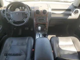 2005 Ford Freestyle Limited z VIN 1FMDK06165GA16290, wystawiony jako Copart lot #55596965 z przebiegiem Nie podano mil oraz Szkoda całkowita • Salvage title. Historia ofert i sprzedaży dostępna na DreamBid. Obrazek 8.
