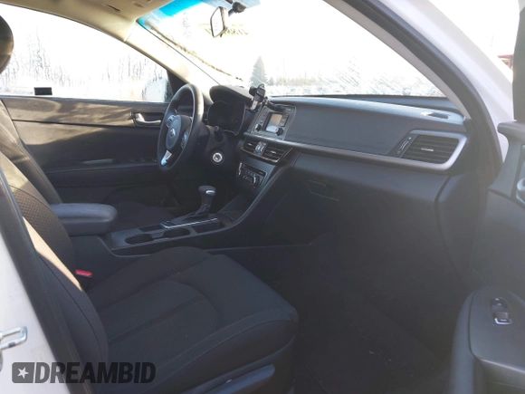 2016 Kia Optima LX with VIN 5XXGT4L31GG034993, listed as a IAAI auction lot 41881231 with 81,888 mi miles. Bid and sale history available at carsss.com. Image 5.