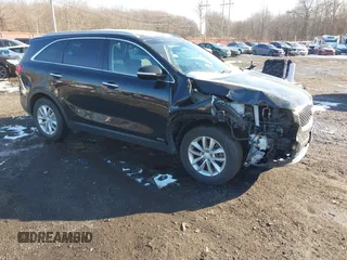 2018 Kia Sorento LX with VIN 5XYPGDA35JG404725, listed as a IAAI auction lot 41188949 with 48,229 mi miles. Bid and sale history available at carsss.com. Image 1.