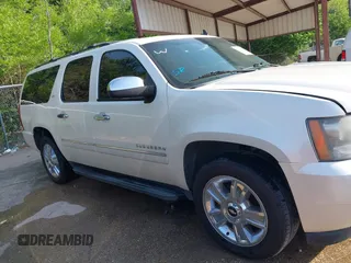 2010 Chevrolet Suburban LTZ with VIN 1GNUKKE38AR251895, listed as a IAAI auction lot 42020123 with 166,130 mi miles. Bid and sale history available at carsss.com. Image 13.