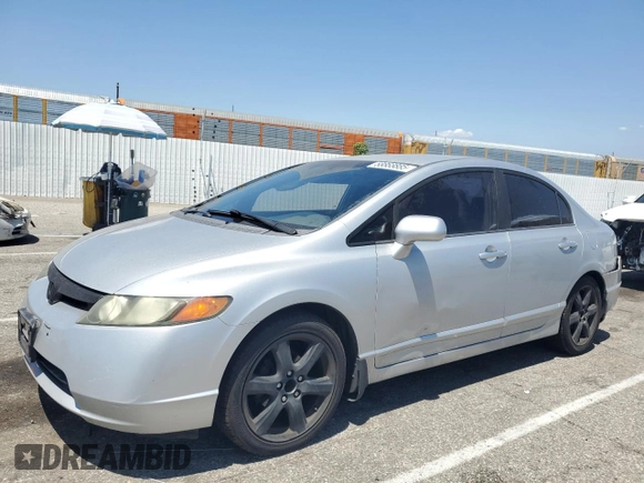 2008 Honda Civic LX z VIN 1HGFA16588L044582, wystawiony jako Copart lot #58868885 z przebiegiem 184 677 mil mil oraz Szkoda całkowita • Salvage title. Historia ofert i sprzedaży dostępna na DreamBid. Obrazek 1.