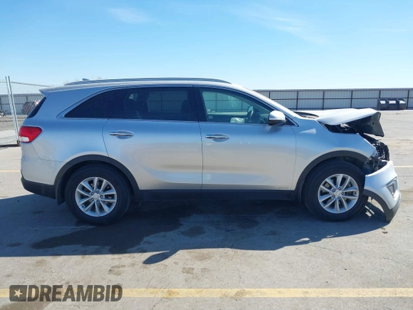 2018 Kia Sorento LX with VIN 5XYPGDA37JG376605, listed as a IAAI auction lot 41812731 with 118,579 mi miles. Bid and sale history available at carsss.com. Image 13.