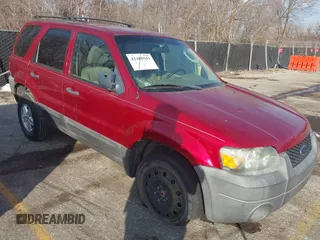 2007 Ford Escape XLS with VIN 1FMYU02Z57KB07963, listed as a IAAI auction lot 41488943 with 123,857 mi miles. Bid and sale history available at carsss.com. Image 1.