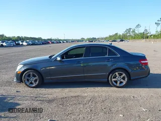 2013 Mercedes-Benz E-Class E 350 Luxury BlueTEC with VIN WDDHF2EB8DA741915, listed as a IAAI auction lot 42026412 with 105,569 mi miles. Bid and sale history available at carsss.com. Image 14.