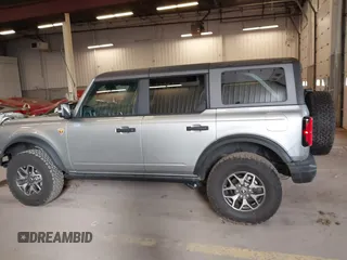 2024 Ford Bronco Badlands z VIN 1FMEE9BP6RLA08116, wystawiony jako IAAI lot #41837206 z przebiegiem 7807 mil mil oraz . Historia ofert i sprzedaży dostępna na DreamBid. Obrazek 14.