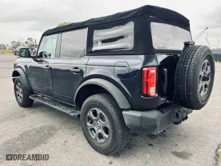 2021 Ford Bronco with VIN 1FMDE5BH8MLA83132, listed as a Copart auction lot 54382935 with 31,192 mi miles and Salvage Title. Bid and sale history available at carsss.com. Image 3.