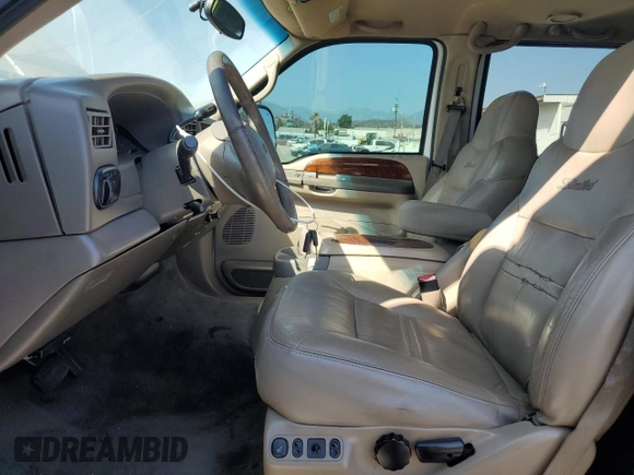 2001 Ford Excursion Limited с VIN 1FMNU42S81EC98586, выставлен на аукционе Copart как лот 63701165 с пробегом 302 278 миль миль и Чистый • Clean title. История ставок и продаж доступна на DreamBid. Изображение 7.