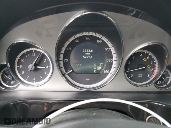 2010 Mercedes-Benz E 350 Luxury with VIN WDDHF5GB3AA021898, listed as a Copart auction lot 51915515 with 57,976 mi miles and Salvage Title. Bid and sale history available at carsss.com. Image 9.