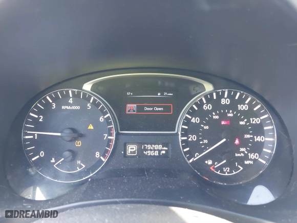 2015 Nissan Altima 2.5 with VIN 1N4AL3AP8FC109277, listed as a IAAI auction lot 41852885 with 179,288 mi miles. Bid and sale history available at carsss.com. Image 7.