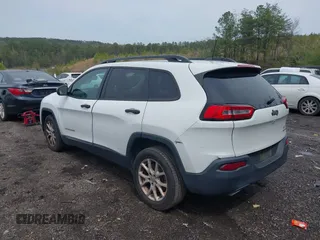 2017 Jeep Cherokee Altitude z VIN 1C4PJLAS8HW663337, wystawiony jako IAAI lot #41872749 z przebiegiem 188 153 mil mil oraz . Historia ofert i sprzedaży dostępna na DreamBid. Obrazek 6.