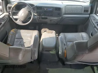 2004 Ford F-250 XL z VIN 1FTNW21P34EB19195, wystawiony jako Copart lot #60455925 z przebiegiem 317 608 mil mil oraz Szkoda całkowita • Salvage title. Historia ofert i sprzedaży dostępna na DreamBid. Obrazek 8.