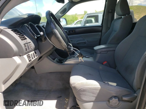 2010 Toyota Tacoma z VIN 3TMMU4FN6AM019862, wystawiony jako Copart lot #57385865 z przebiegiem 251 256 mil mil oraz Szkoda całkowita • Salvage title. Historia ofert i sprzedaży dostępna na DreamBid. Obrazek 7.